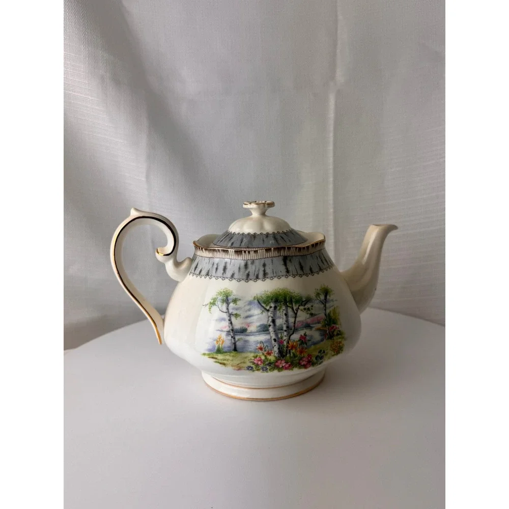 Royal Albert beautiful vintage